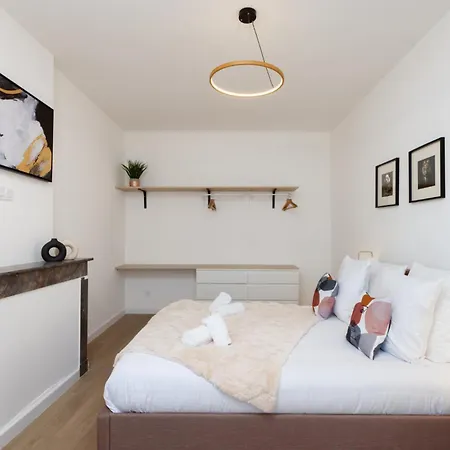 Marque Neo Art Apartment